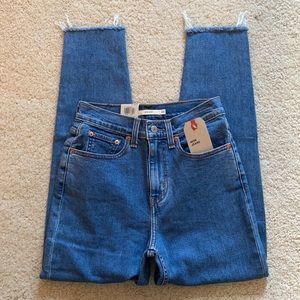 NWT [levi’s] mom jean